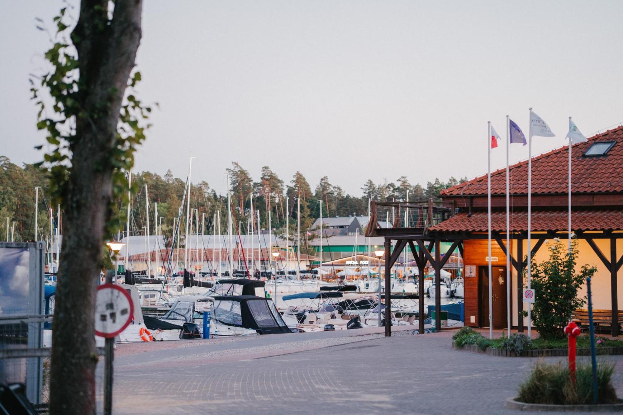 Yacht Apartments ビルカシ エクステリア 写真